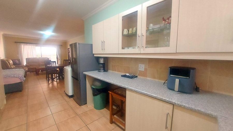 2 Bedroom Property for Sale in Gateway Manor North West